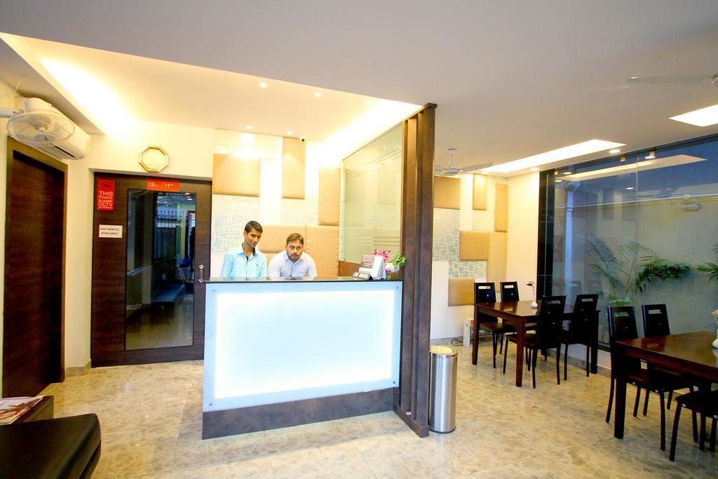 Crest Inn Calcuta Exterior foto